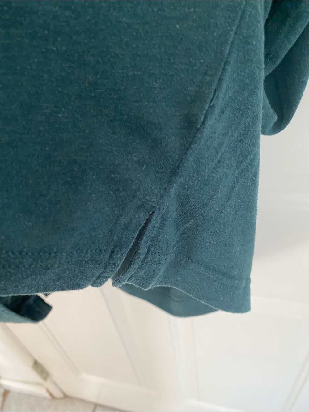 Alo Triumph Raglan Tee - Picture 7 of 7